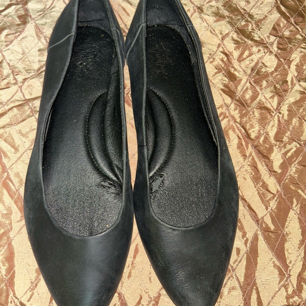 Classic Black leather Pointed-Toe Women's Flats